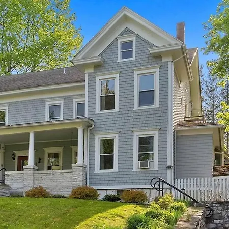Berkshire House Stay
